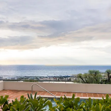 Appartement Luxury Residence, Garden Level With Sea View And Swimming Pool, 2bedroom Of Approximately 85 Square Meter And Private Garden