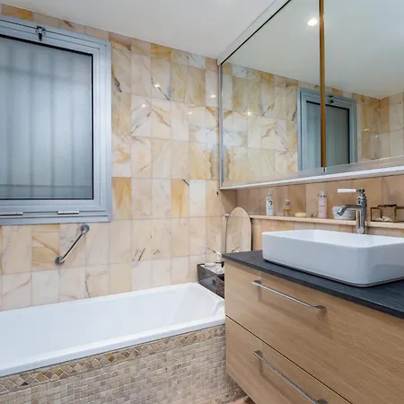 Luxury Residence, Garden Level With Sea View And Swimming Pool, 2bedroom Of Approximately 85 Square Meter And Private Garden Nice
