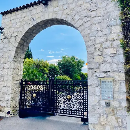 Appartement Luxury Residence, Garden Level With Sea View And Swimming Pool, 2bedroom Of Approximately 85 Square Meter And Private Garden *