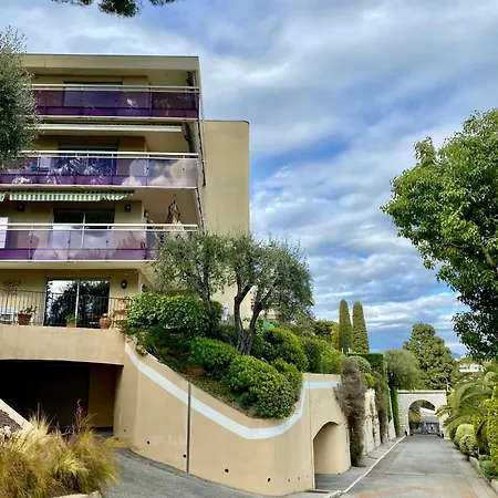 Luxury Residence, Garden Level With Sea View And Swimming Pool, 2bedroom Of Approximately 85 Square Meter And Private Garden Nice